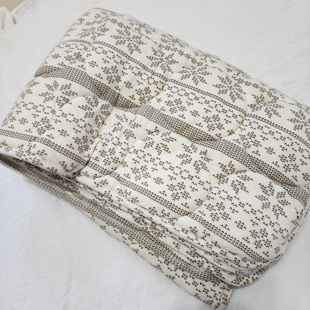 Kate quinn quilt